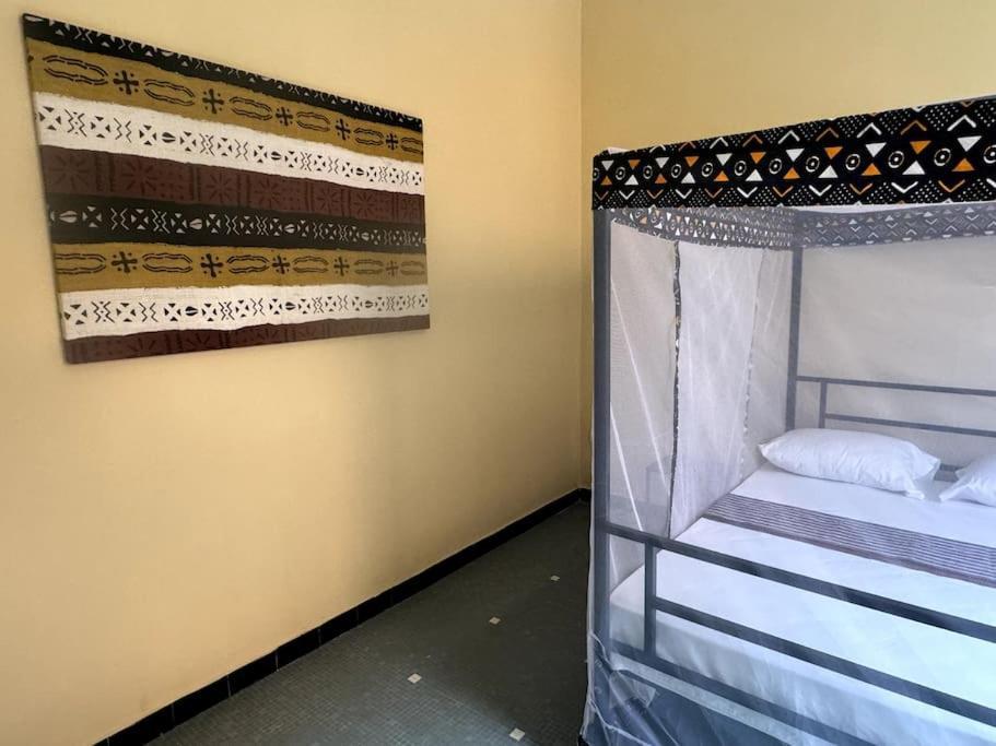 Independent Room On Island In Colonial House With Private Entrance Сен-Луи Экстерьер фото